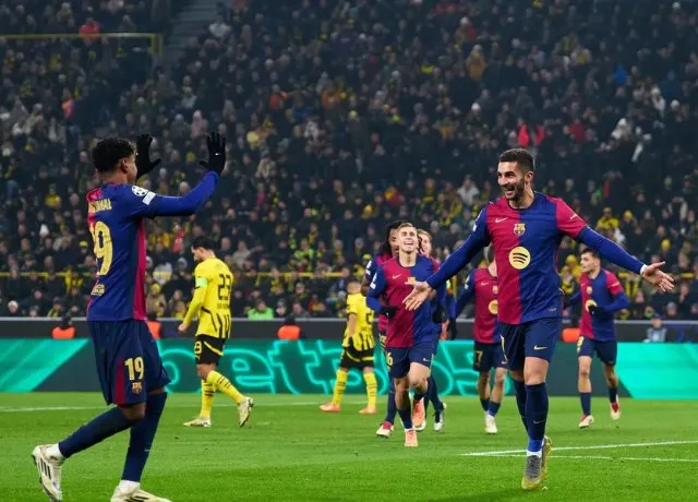 Barca giành chiến thắng cảm xúc trên sân Signal Iduna Park của Dortmund