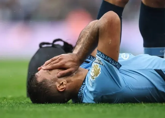 Man City tan nát vì cầu thủ chấn thương trong trận tái đấu với Leicester