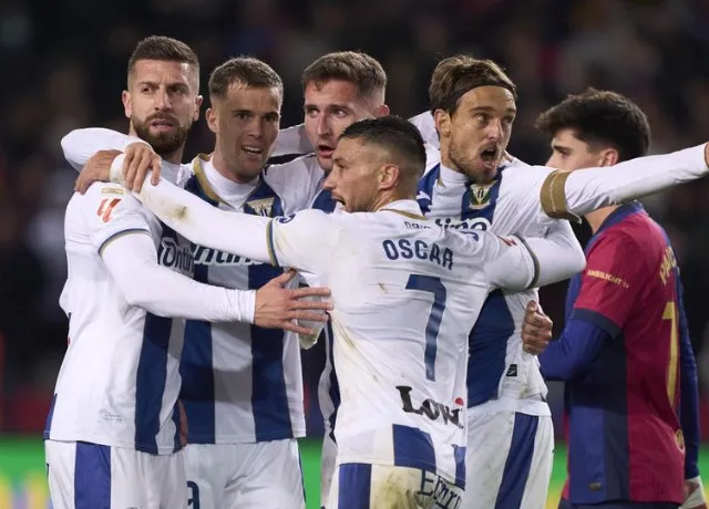 Barca thua đội bóng tí hon Leganes ngay trên sân nhà