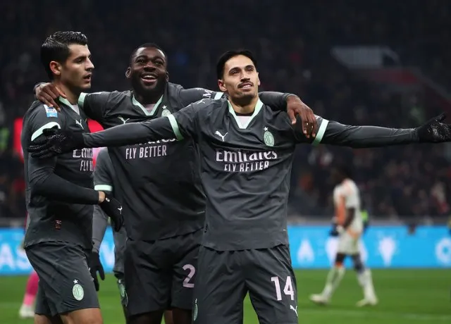 Milan chia điểm với Roma trong màn tái đấu tại Serie A