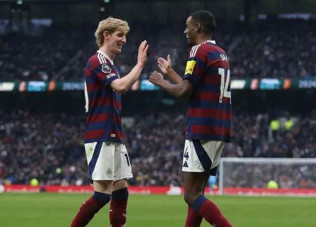 Tottenham gây thất vọng trên sân nhà khi để thua Newcastle 1-2