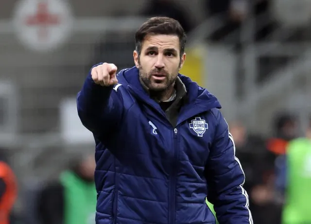 Nhiều lời mời gọi nhưng HLV trẻ Fabregas vẫn ở lại với CLB Como