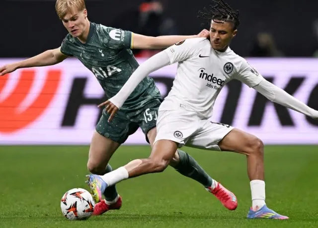 Tottenham lấy vé vào bán kết C2 khi đánh bại Frankfurt 1-0