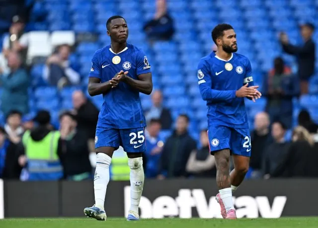 Chelsea vượt lên nhưng không thể gia tăng cách biệt