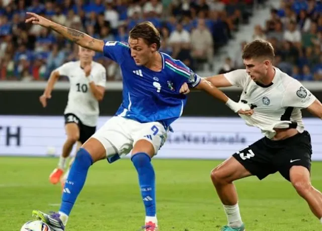 Italia ép sân toàn diện nhưng thiếu sắc bén