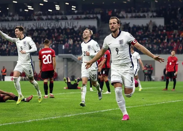 Harry Kane lập cú đúp tỏa sáng