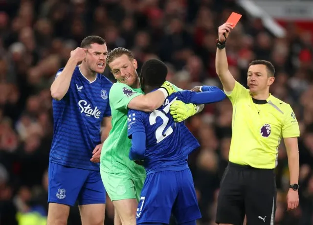 Cách chơi kèo thẻ phạt bóng đá dễ hiểu nhất