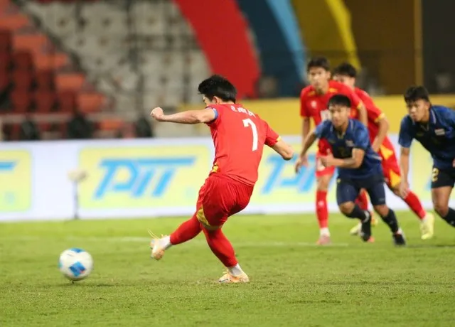 Thái Lan dẫn 2-0, U22 Việt Nam bùng nổ